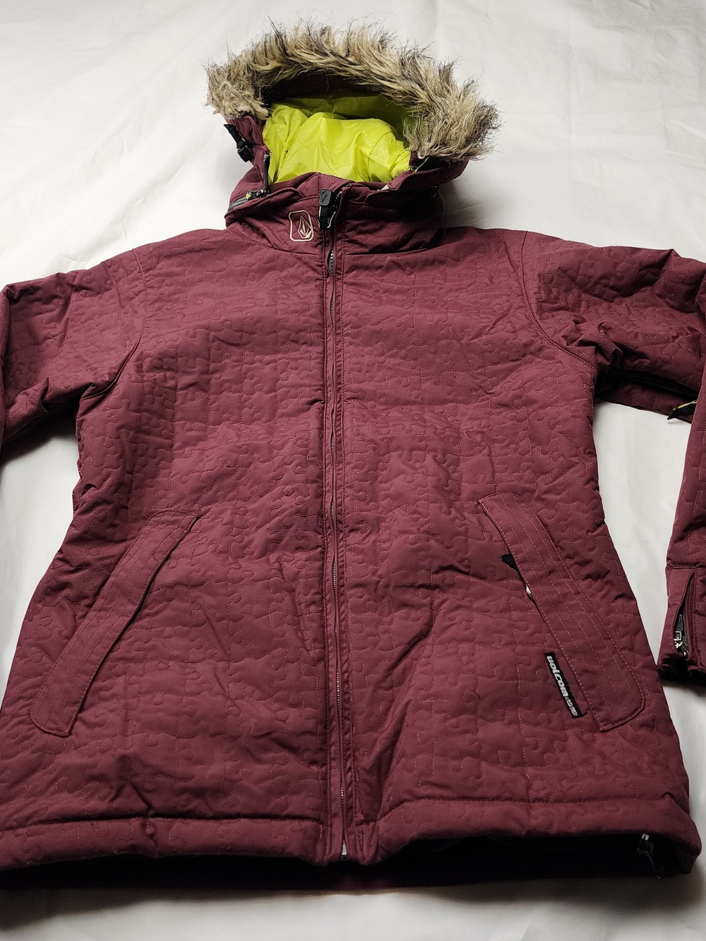 Volcom Women's Thermonite Snowboard Hooded Jacket Burgundy Faux Fur Trimmed Sz S